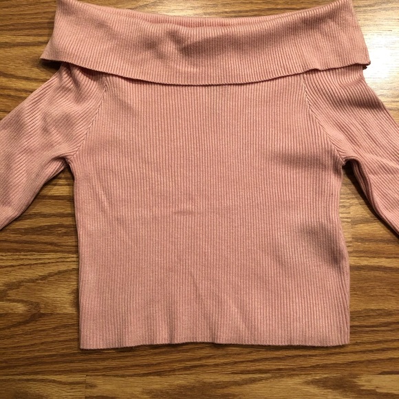 H&M Off the Shoulder Sweater - Picture 5 of 6